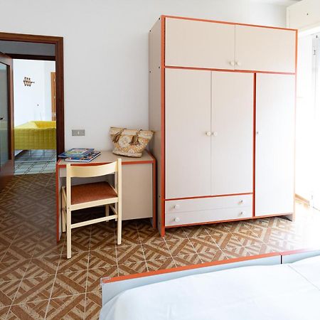 Residence Rainbow Bellaria-Igea Marina Habitación foto